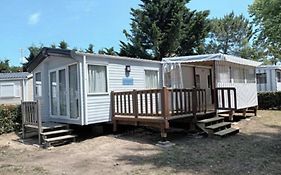 Détente et confort au Bois Dormant camping 4* MH240